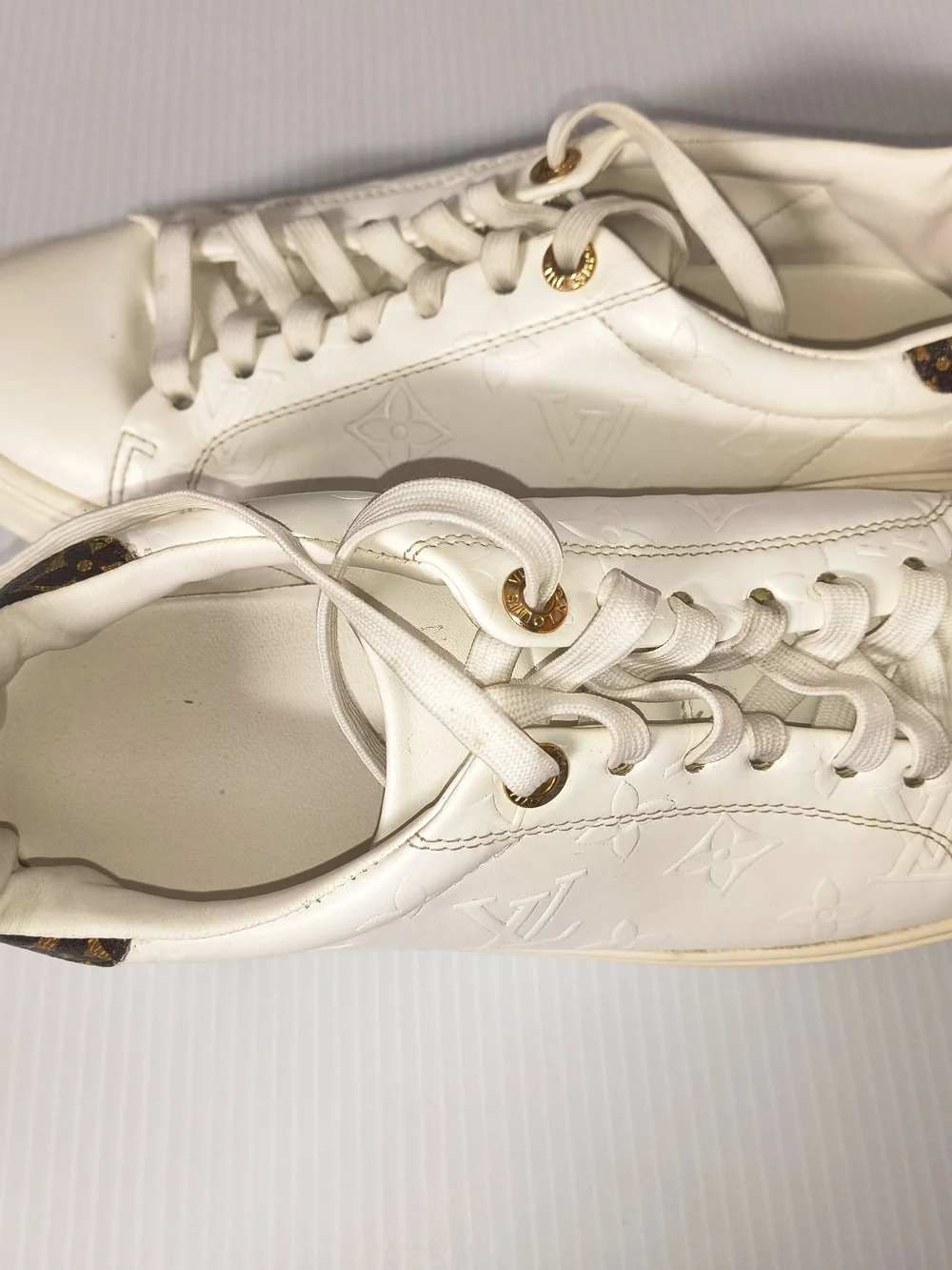 Louis Vuitton White Low-Top Monogram Embossed Sneaker Size 8